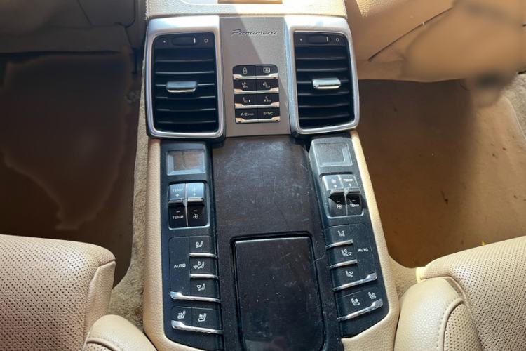 Used Porsche Panamera 2014 Panamera Executive 3.0T Interior 4
