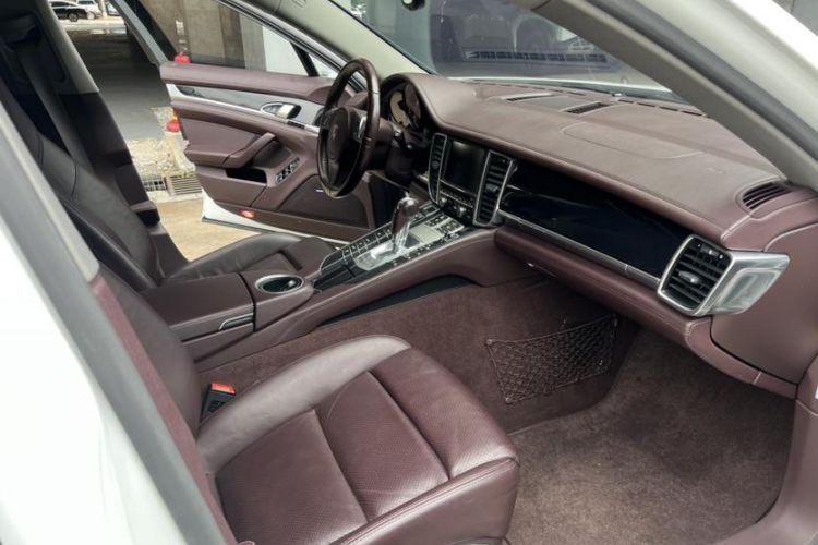 Used Porsche Panamera 2014 Panamera 4 3.0T Interior 4