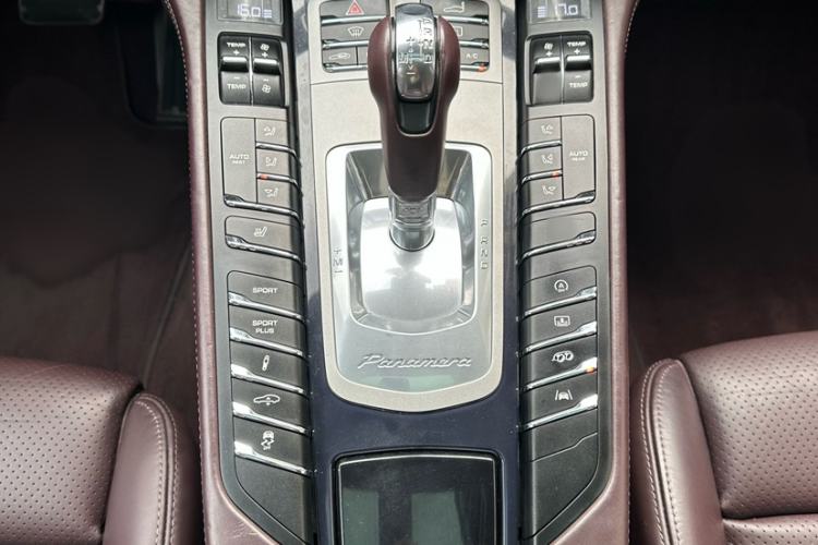 Used Porsche Panamera 2014 Panamera 3.0T Interior 6