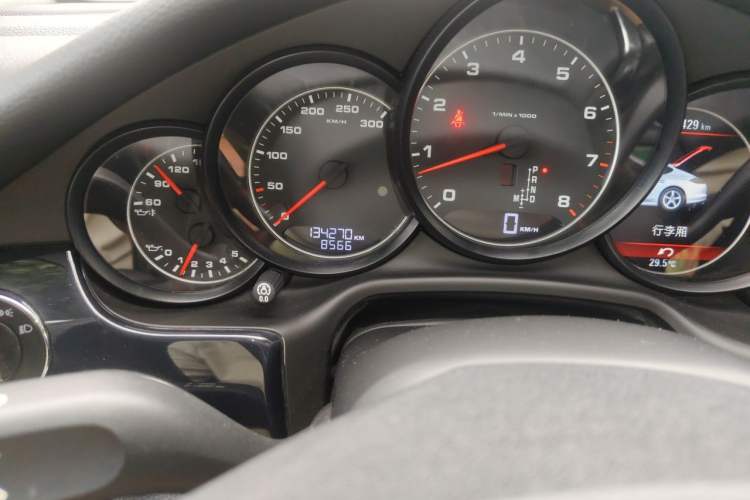 Used Porsche Panamera 2014 Panamera 3.0T Odometer Close Up