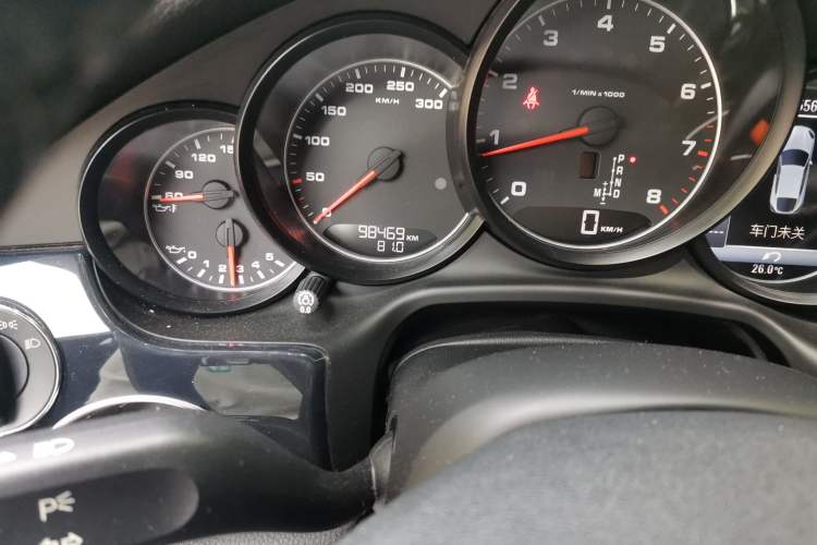 Used Porsche Panamera 2014 Panamera 3.0T Odometer Close Up