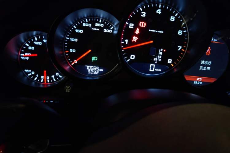 Used Porsche Panamera 2014 Panamera 3.0T Odometer Close Up