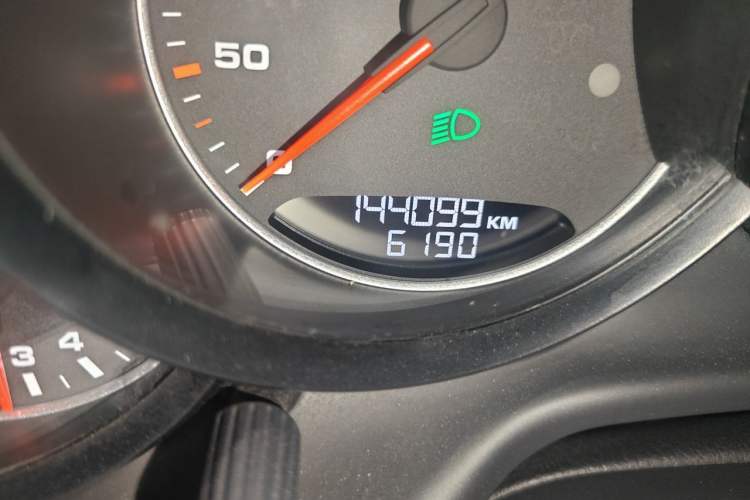 Used Porsche Panamera 2014 Panamera 4 3.0T Odometer Close Up