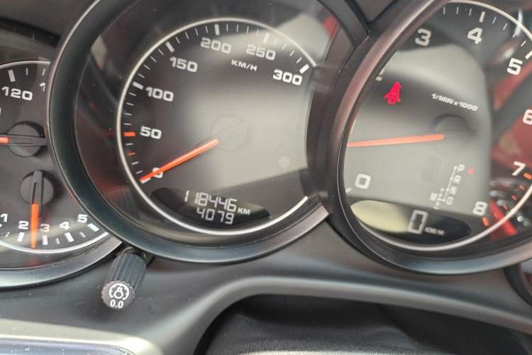Used Porsche Panamera 2014 Panamera 3.0T Odometer Close Up