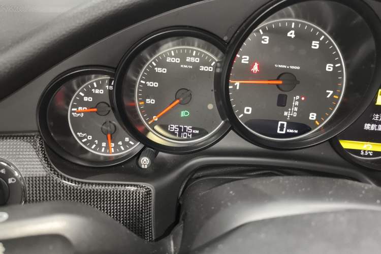 Used Porsche Panamera 2014 Panamera 4 3.0T Odometer Close Up