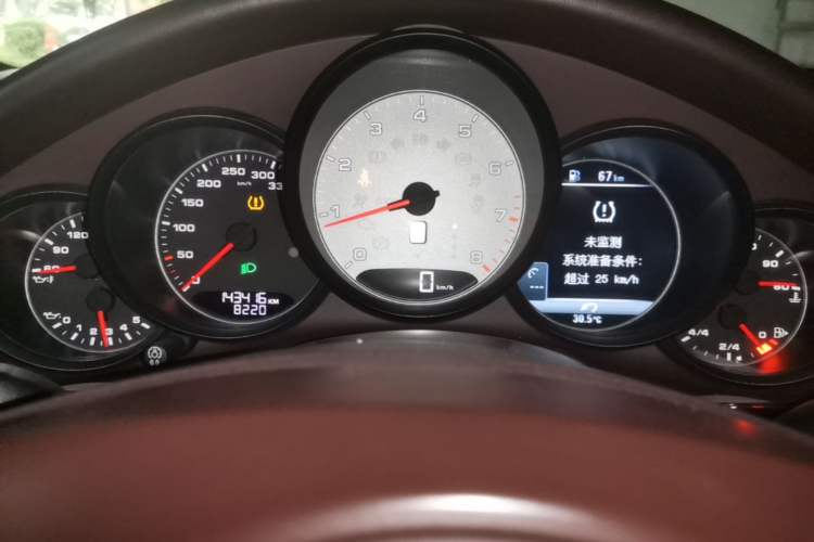 Used Porsche Panamera 2014 Panamera S Executive 3.0T Odometer Close Up