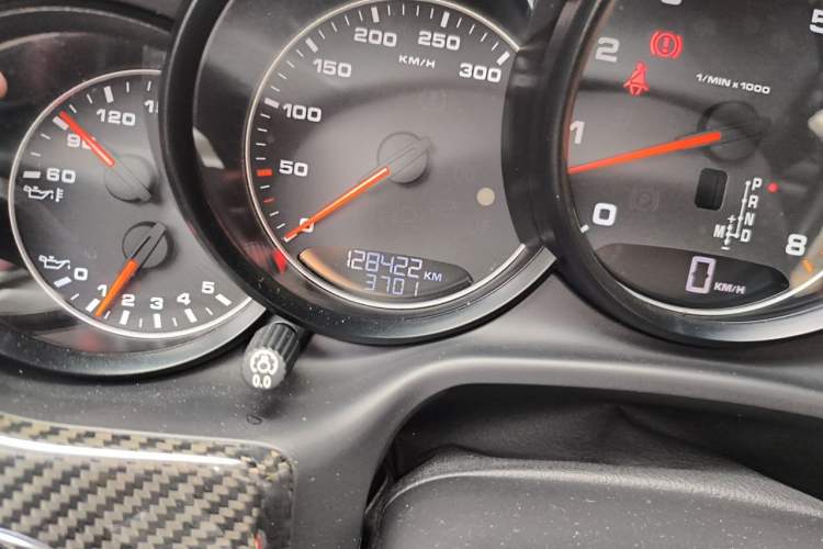 Used Porsche Panamera 2014 Panamera 3.0T Odometer Close Up