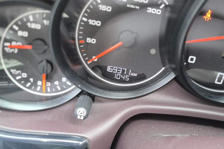 Used Porsche Panamera 2014 Panamera 3.0T Odometer Close Up