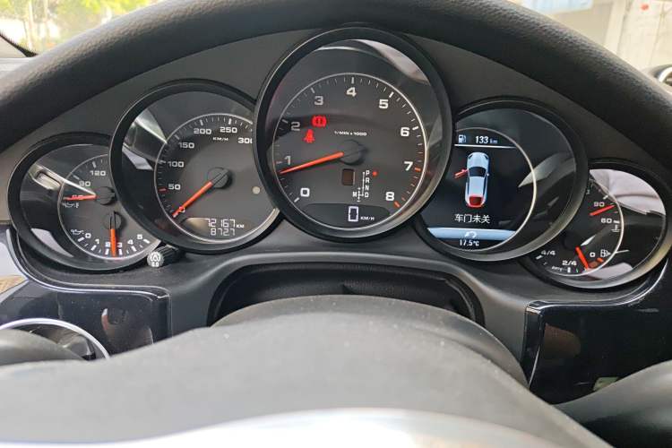 Used Porsche Panamera 2014 Panamera Executive 3.0T Odometer Close Up