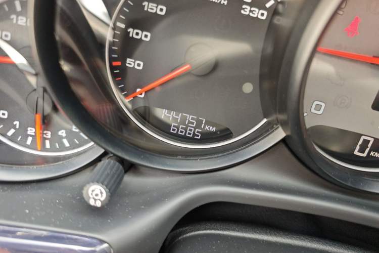 Used Porsche Panamera 2014 Panamera 4S Executive 3.0T Odometer Close Up