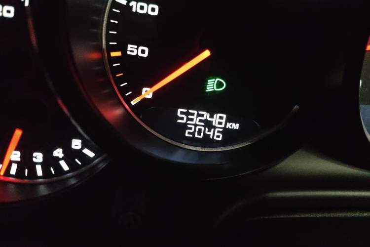 Used Porsche Panamera 2014 Panamera 4 Executive 3.0T Odometer Close Up
