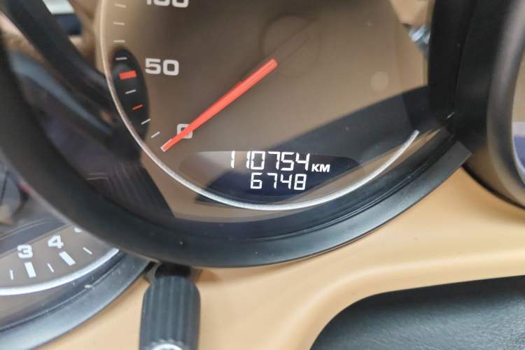 Used Porsche Panamera 2014 Panamera 3.0T Odometer Close Up