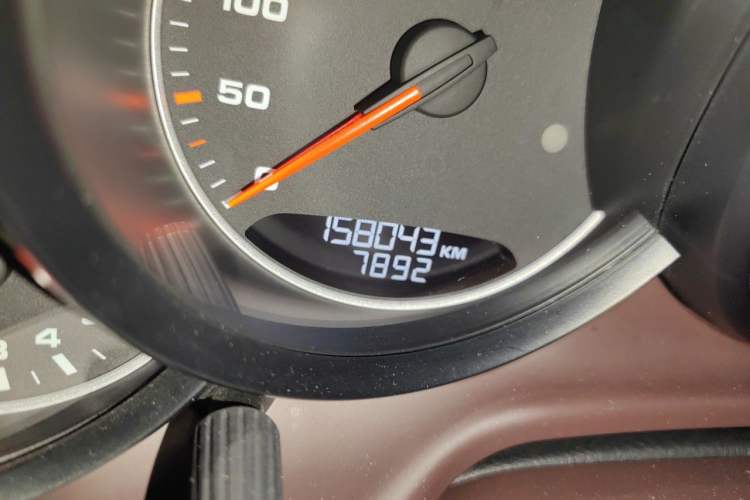 Used Porsche Panamera 2014 Panamera 4S Sport Edition 3.0T Odometer Close Up