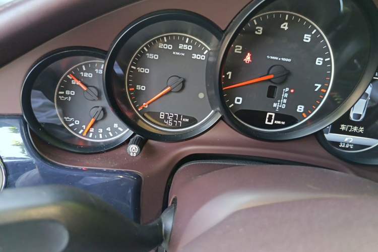 Used Porsche Panamera 2014 Panamera 3.0T Odometer Close Up