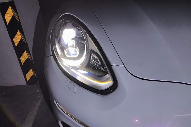 Used Porsche Panamera 2014 Panamera 3.0T Right Front Headlight
