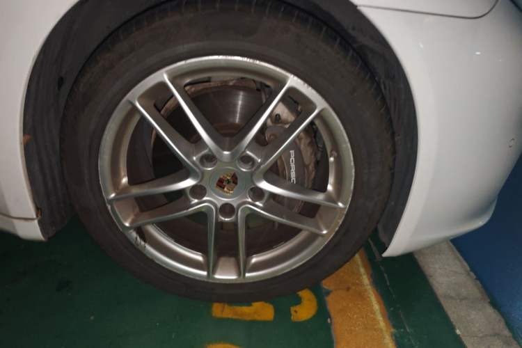 Used Porsche Panamera 2014 Panamera 4 3.0T Right Front Wheel Hub