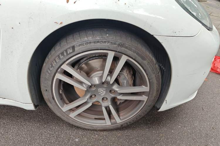 Used Porsche Panamera 2014 Panamera 3.0T Right Front Wheel Hub
