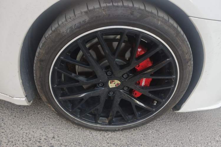 Used Porsche Panamera 2014 Panamera 3.0T Right Front Wheel Hub