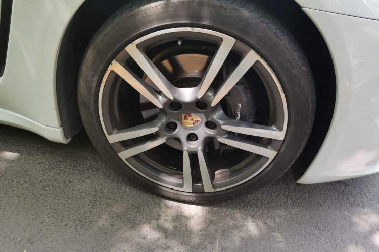Used Porsche Panamera 2014 Panamera 3.0T Right Front Wheel Hub