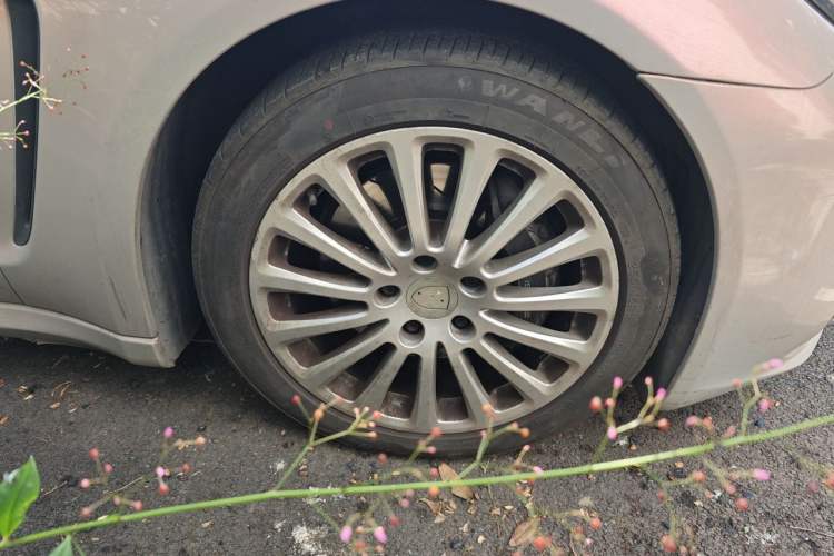 Used Porsche Panamera 2014 Panamera 3.0T Right Front Wheel Hub