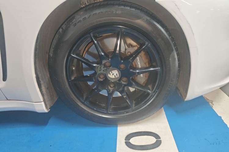 Used Porsche Panamera 2014 Panamera 4 3.0T Right Front Wheel Hub