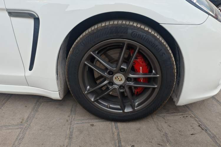 Used Porsche Panamera 2014 Panamera 3.0T Right Front Wheel Hub