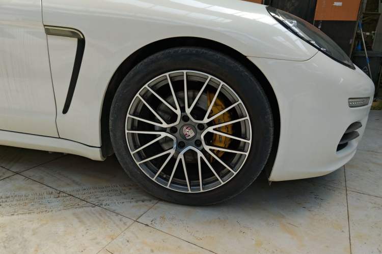 Used Porsche Panamera 2014 Panamera 4 3.0T Right Front Wheel Hub