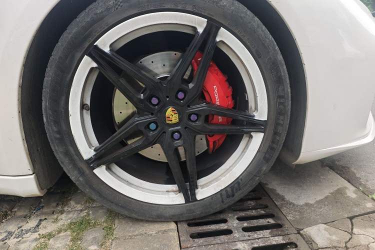 Used Porsche Panamera 2014 Panamera 4 3.0T Right Front Wheel Hub