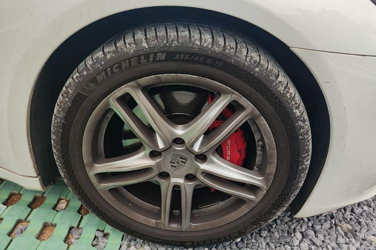 Used Porsche Panamera 2014 Panamera 3.0T Right Front Wheel Hub