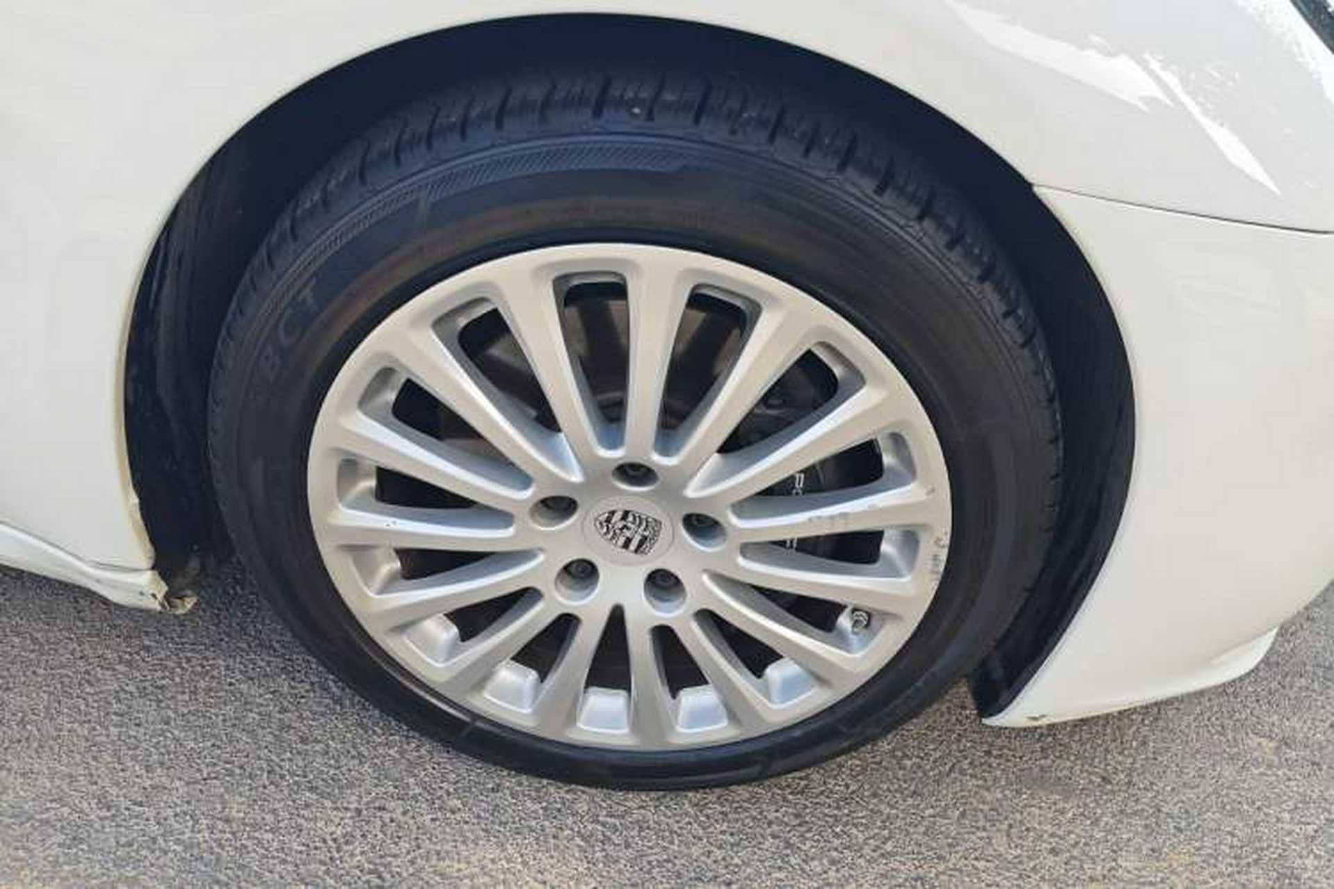 Used Porsche Panamera 2014 Panamera Executive 3.0T Right Front Wheel Hub