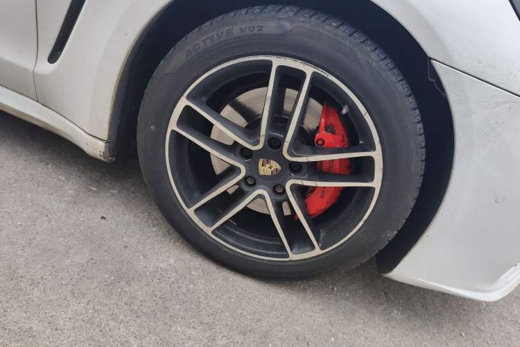 Used Porsche Panamera 2014 Panamera 3.0T Right Front Wheel Hub