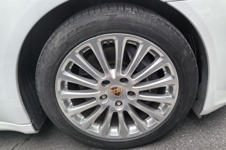 Used Porsche Panamera 2014 Panamera 3.0T Right Front Wheel Hub
