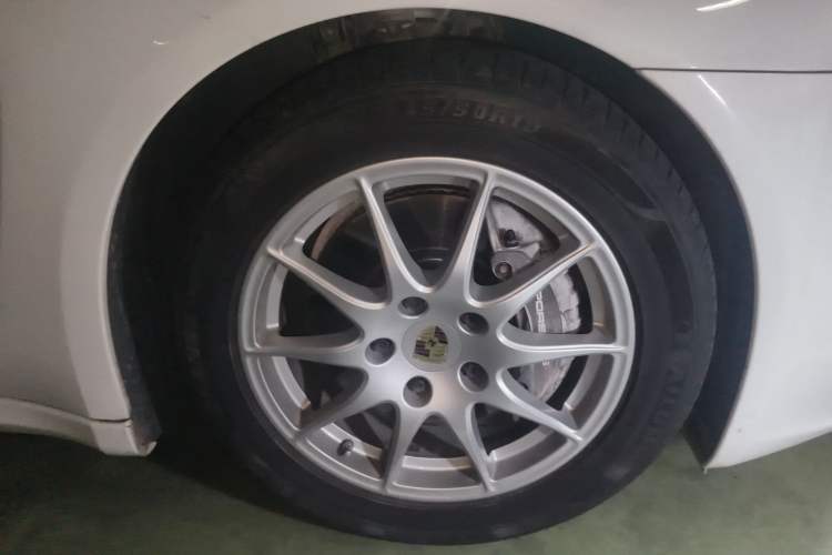 Used Porsche Panamera 2014 Panamera 4 3.0T Right Front Wheel Hub
