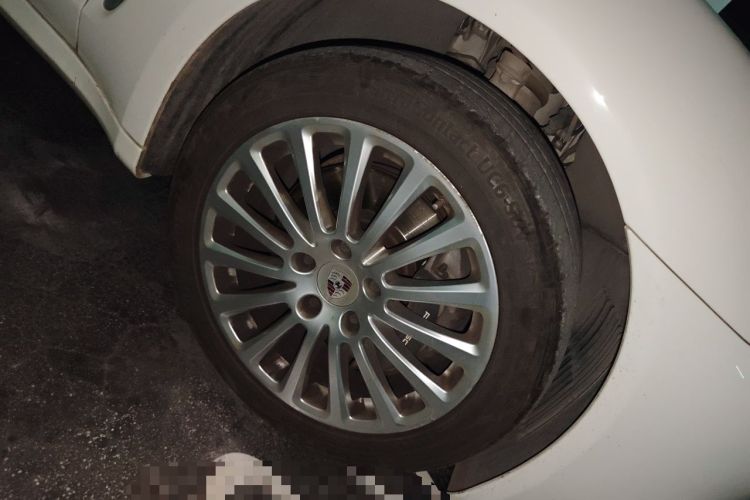 Used Porsche Panamera 2014 Panamera Executive 3.0T Right Front Wheel Hub