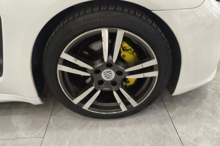 Used Porsche Panamera 2014 Panamera 4 3.0T Right Front Wheel Hub