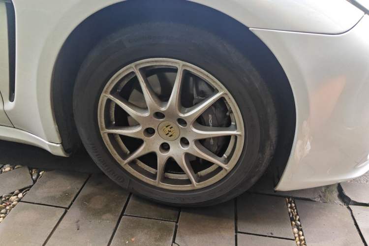 Used Porsche Panamera 2014 Panamera 3.0T Right Front Wheel Hub