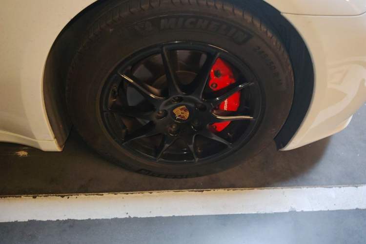 Used Porsche Panamera 2014 Panamera 3.0T Right Front Wheel Hub