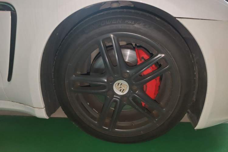 Used Porsche Panamera 2014 Panamera 3.0T Right Front Wheel Hub