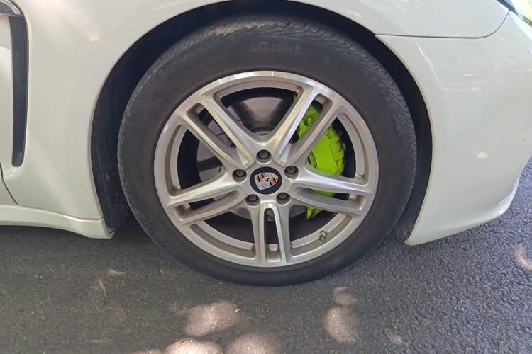 Used Porsche Panamera 2014 Panamera 3.0T Right Front Wheel Hub