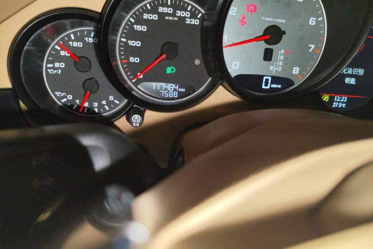 Used Porsche Panamera 2014 Panamera S Executive 3.0T Odometer Close Up