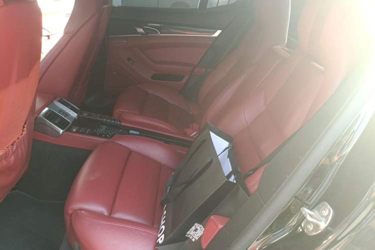 Used Porsche Panamera 2016 Panamera Edition 3.0T Left Rear Seat