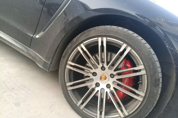 Used Porsche Panamera 2016 Panamera Edition 3.0T Right Front Wheel Hub