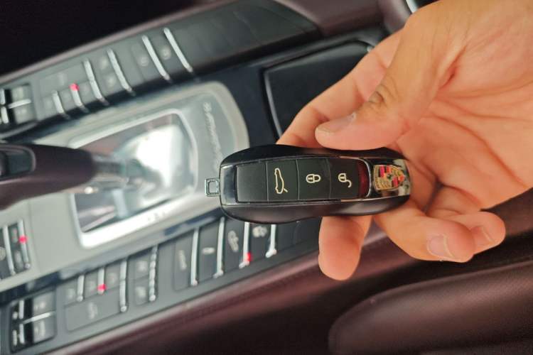 Used Porsche Panamera 2016 Panamera Executive Edition 3.0T Vehicle Key