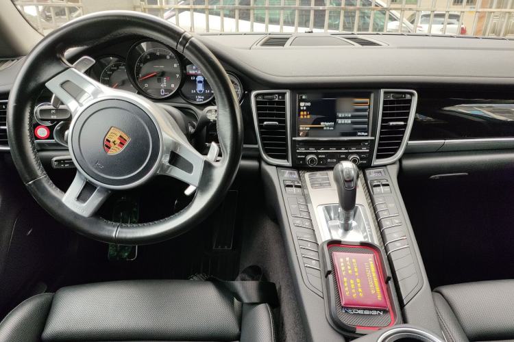 Used Porsche Panamera 2016 Panamera Edition 3.0T Center Console
