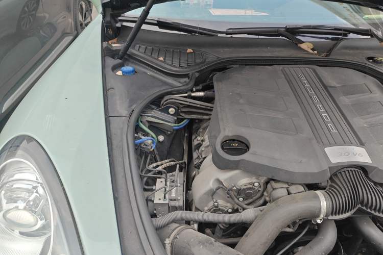 Used Porsche Panamera 2016 Panamera Edition 3.0T Engine Bay Right