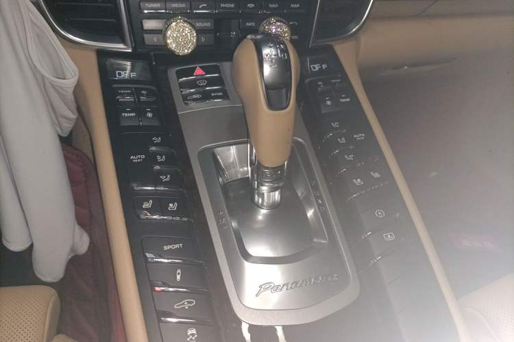 Used Porsche Panamera 2016 Panamera Executive Edition 3.0T Gear Lever