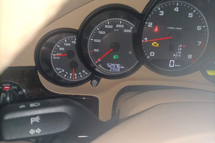 Used Porsche Panamera 2016 Panamera Executive Edition 3.0T Odometer Close Up
