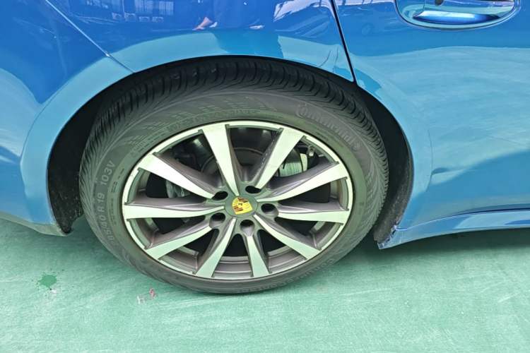 Used Porsche Panamera 2016 Panamera Edition 3.0T Right Rear Wheel Hub