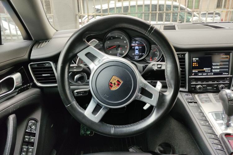Used Porsche Panamera 2016 Panamera Edition 3.0T Steering Wheel