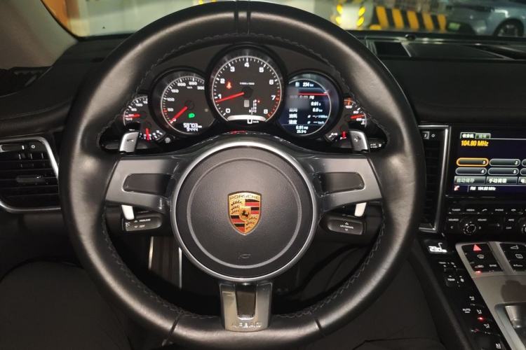 Used Porsche Panamera 2016 Panamera Edition 3.0T Steering Wheel